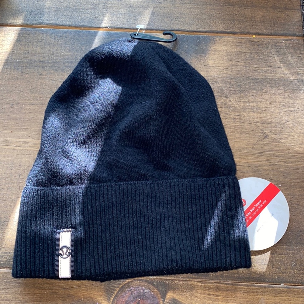 NWT Lululemon beanie Vite Vite Run Toque